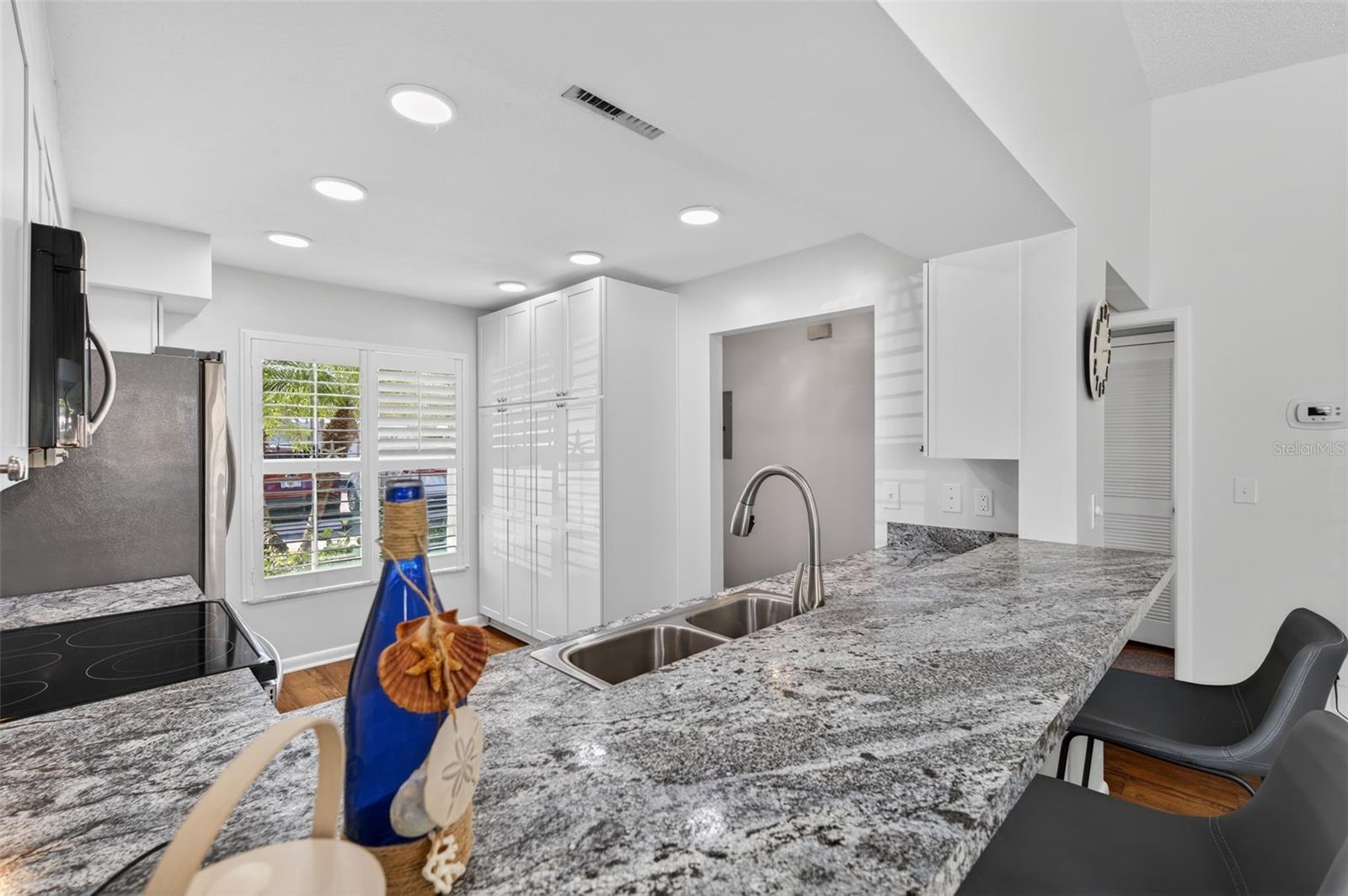 Image 13 of 65 For 1535 Nursery Road 211