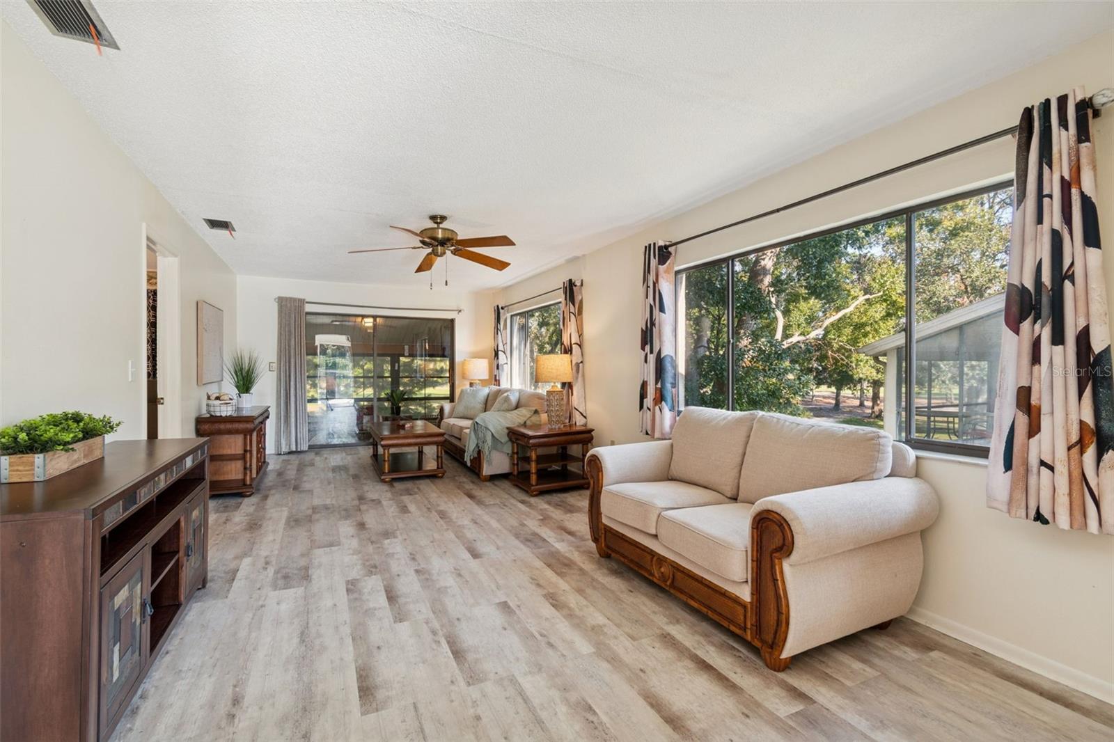 Image 15 of 54 For 12906 Wedgewood Way D