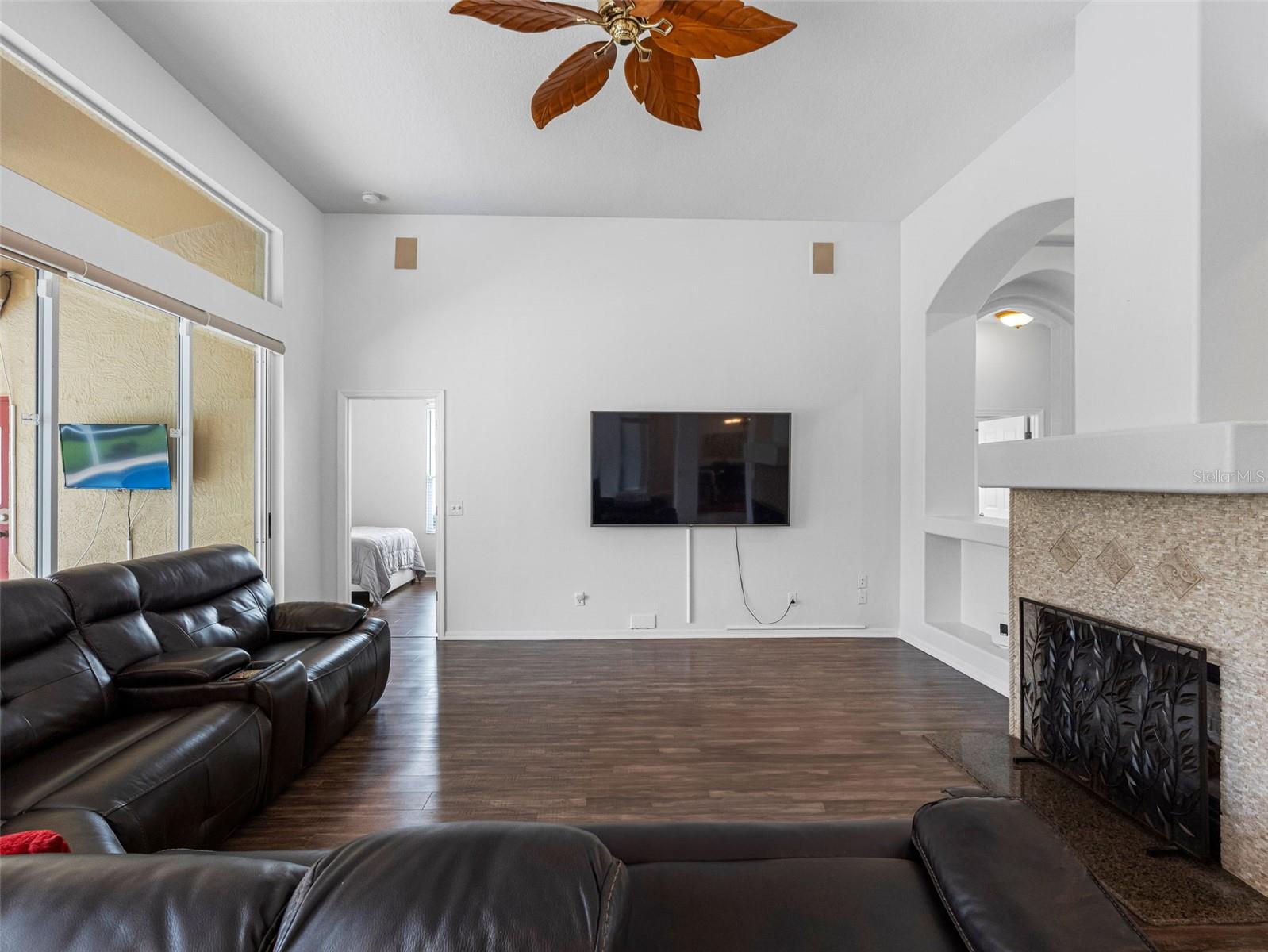 Image 23 of 74 For 12439 Bristol Commons Circle