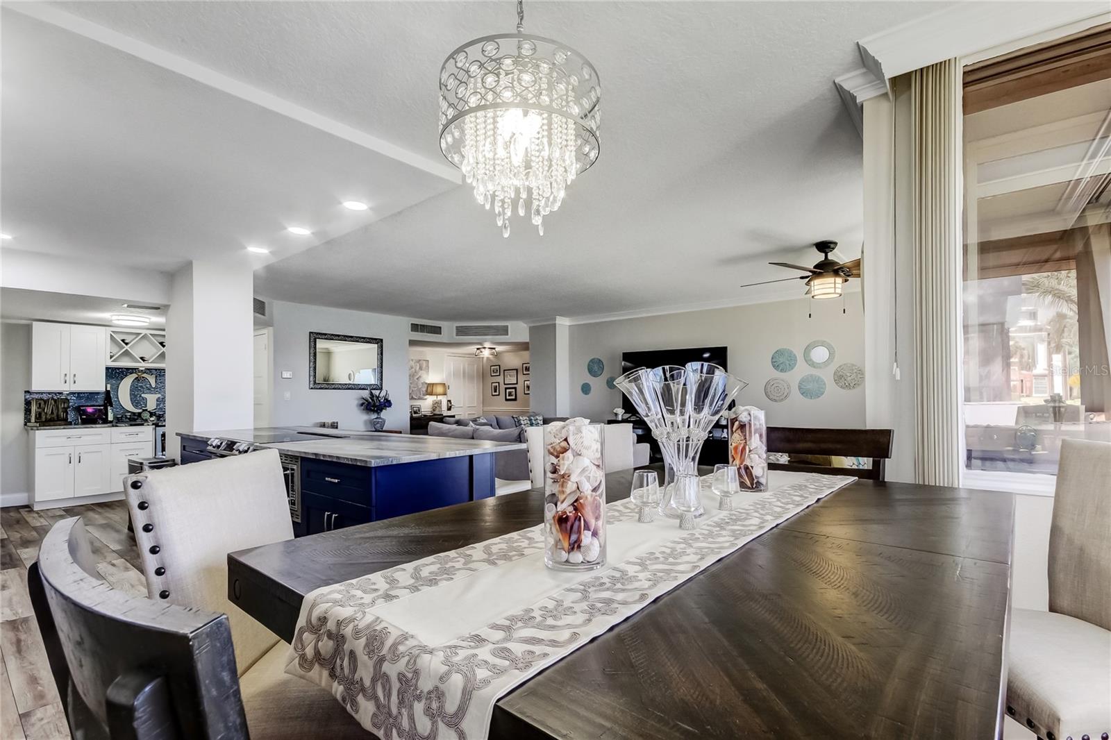 Image 26 of 61 For 644 Island Way 101