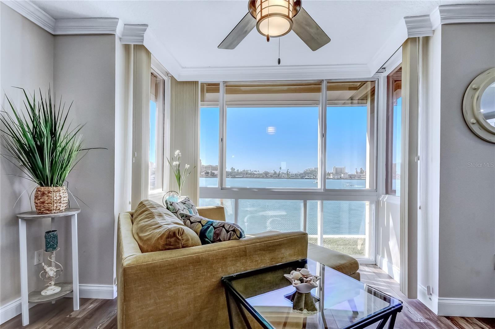 Image 27 of 61 For 644 Island Way 101