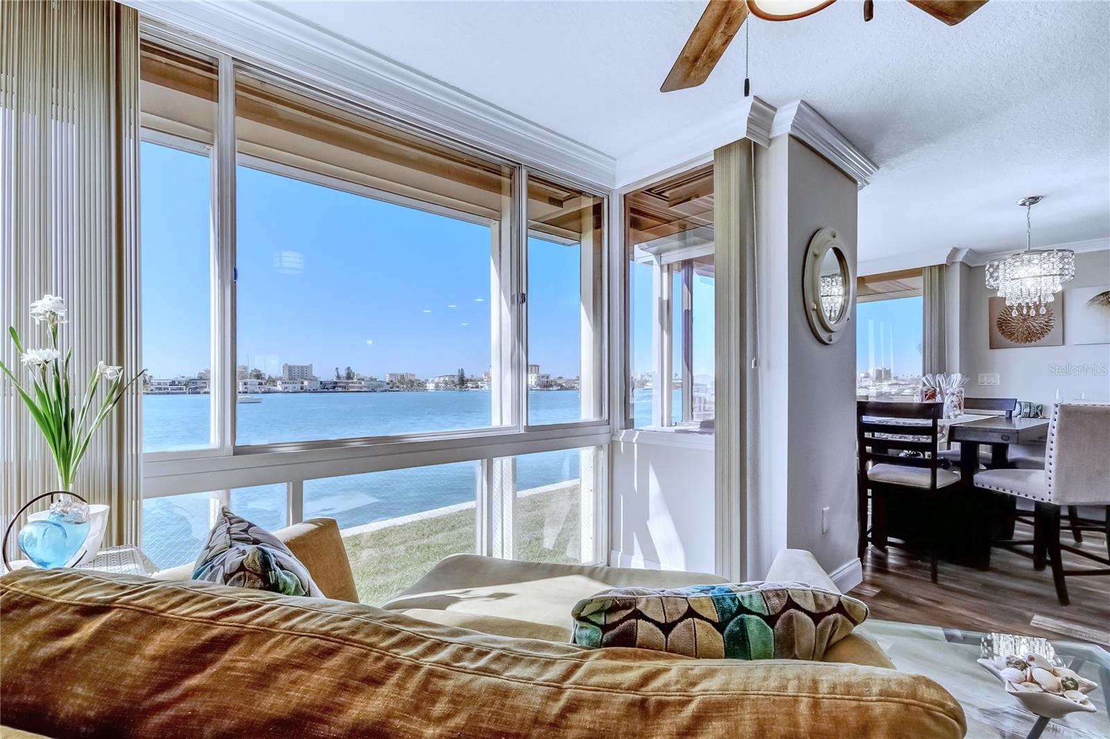 Image 29 of 61 For 644 Island Way 101