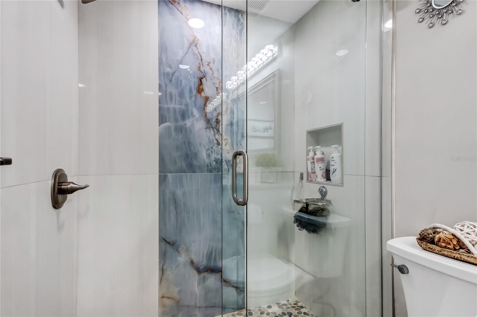 Image 34 of 61 For 644 Island Way 101