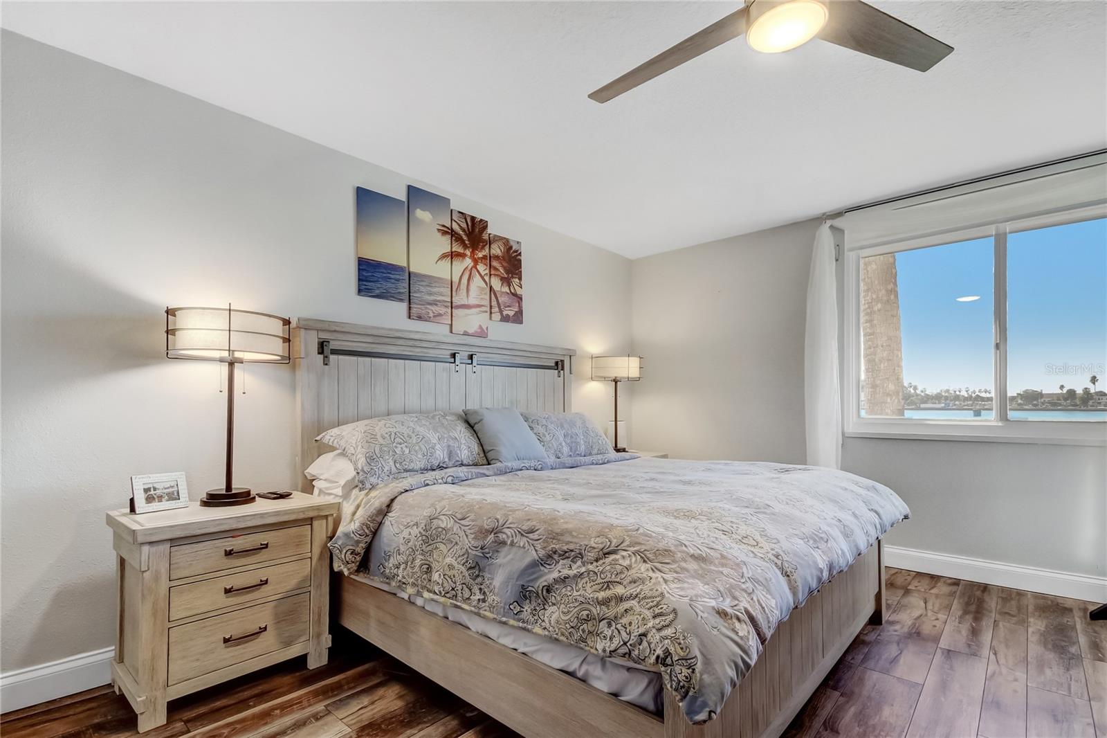 Image 36 of 61 For 644 Island Way 101