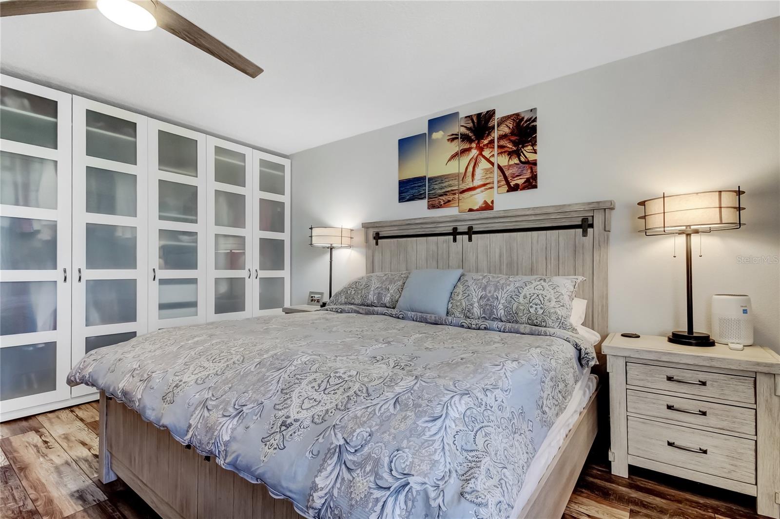 Image 38 of 61 For 644 Island Way 101