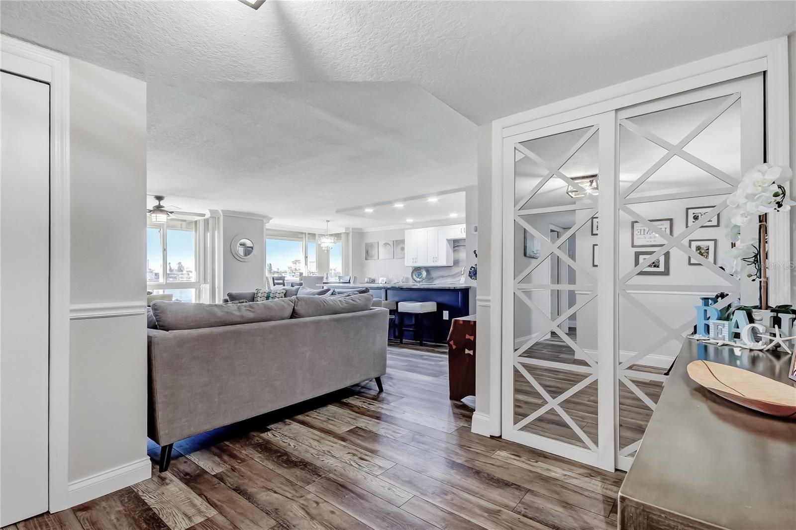 Image 4 of 61 For 644 Island Way 101