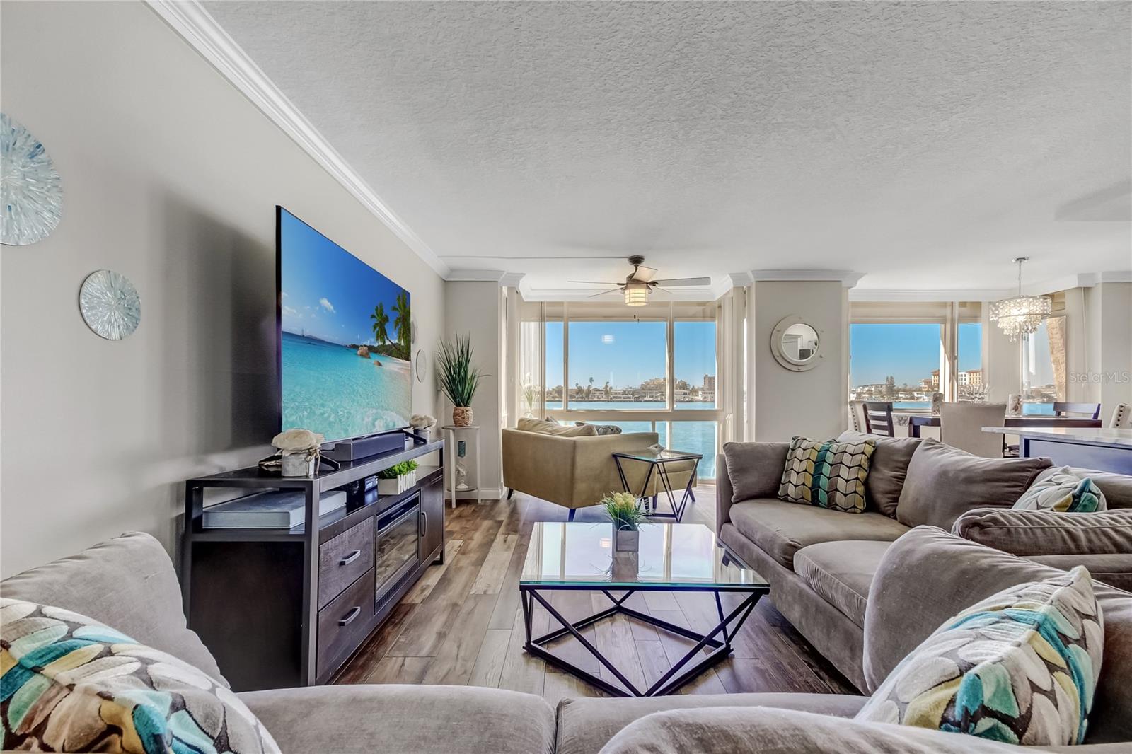 Image 5 of 61 For 644 Island Way 101