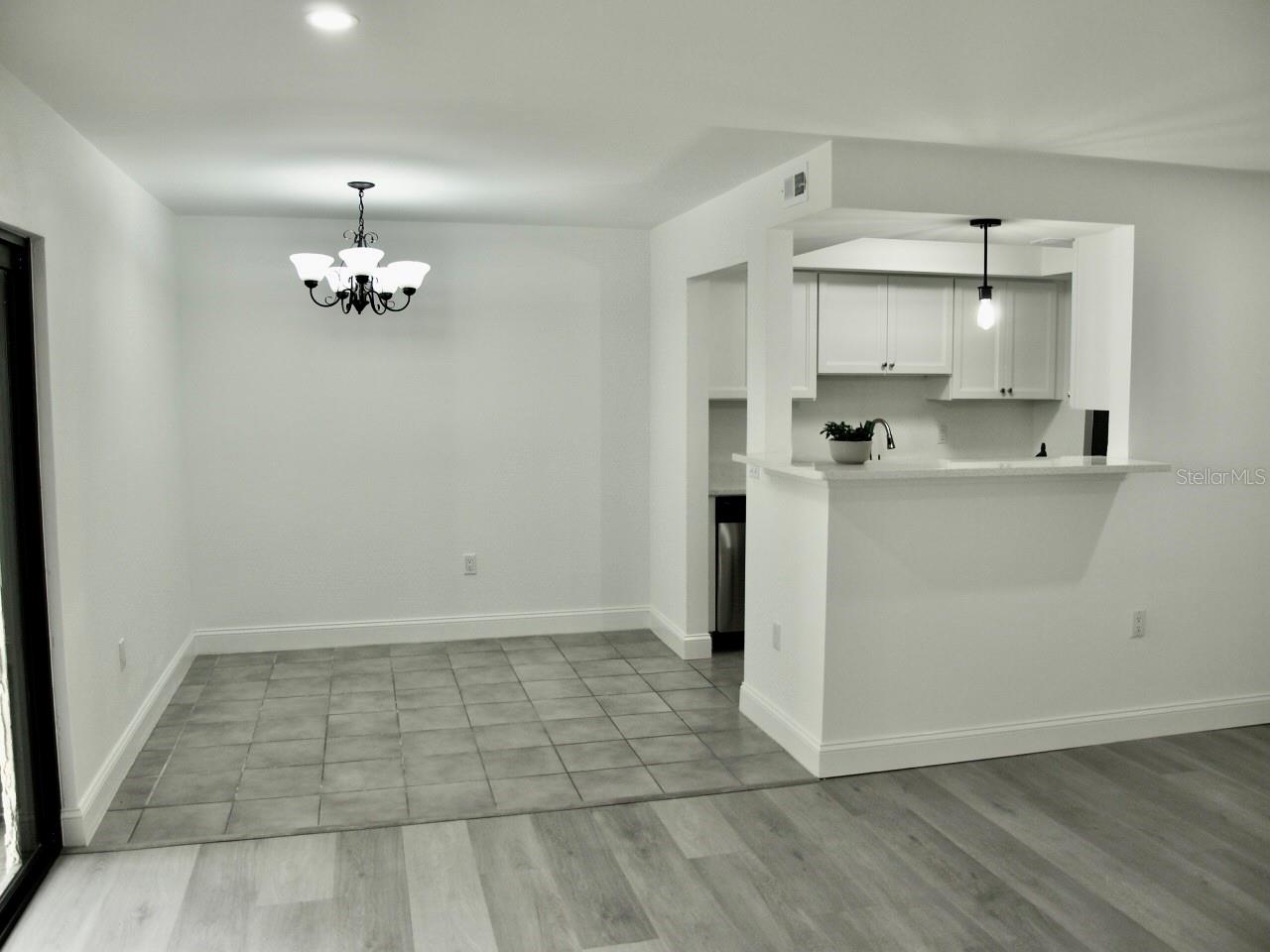 Image 10 of 33 For 11525 8th Way N 509