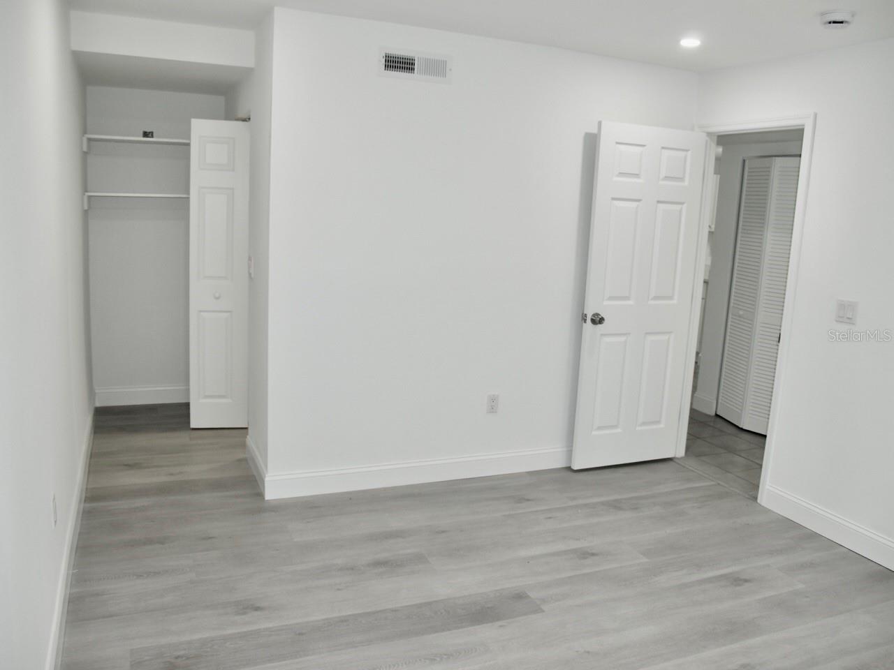 Image 12 of 33 For 11525 8th Way N 509