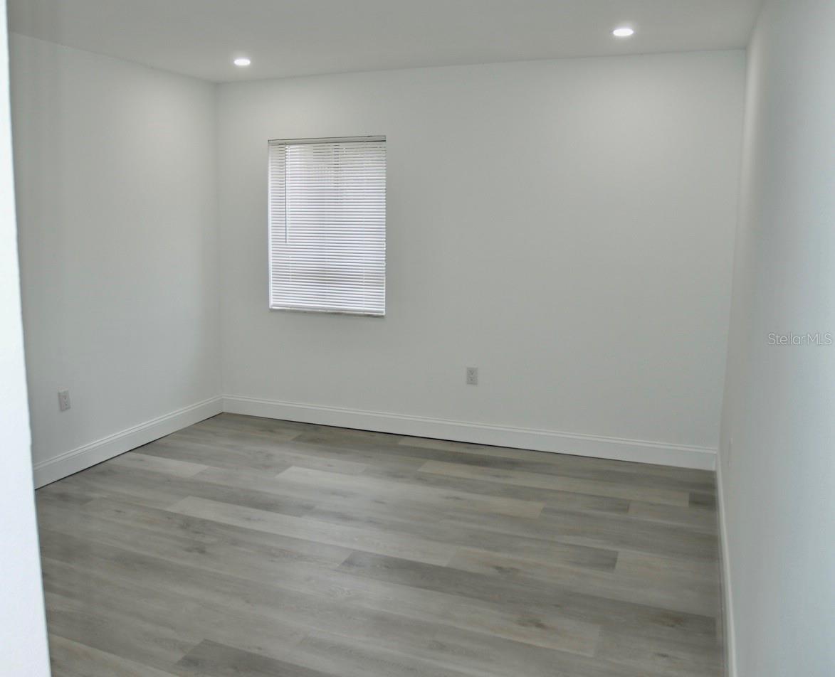 Image 13 of 33 For 11525 8th Way N 509