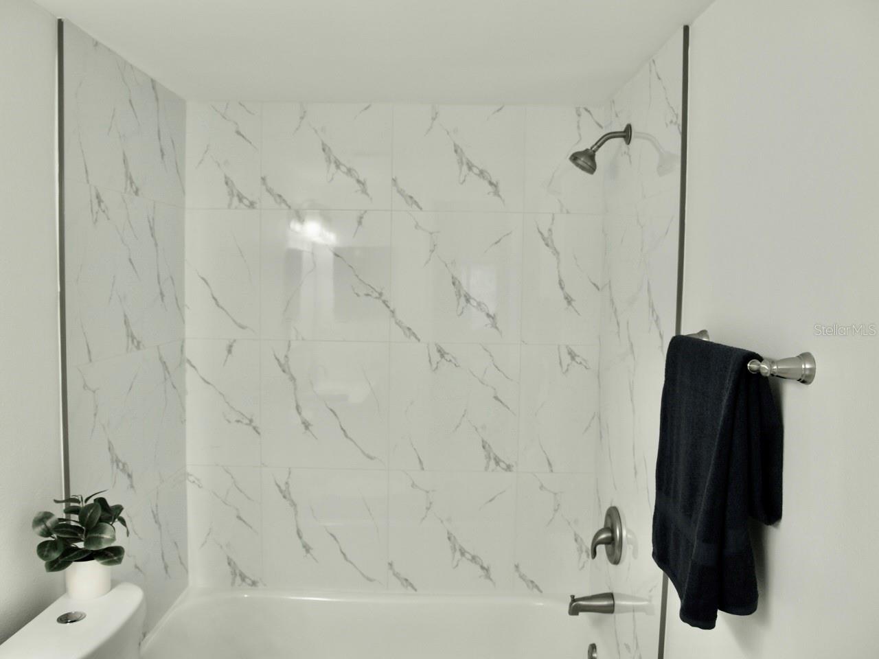 Image 17 of 33 For 11525 8th Way N 509