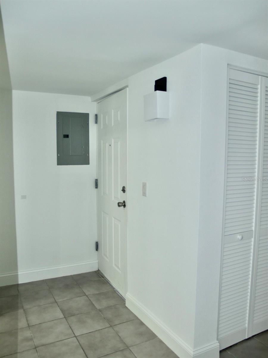 Image 21 of 33 For 11525 8th Way N 509