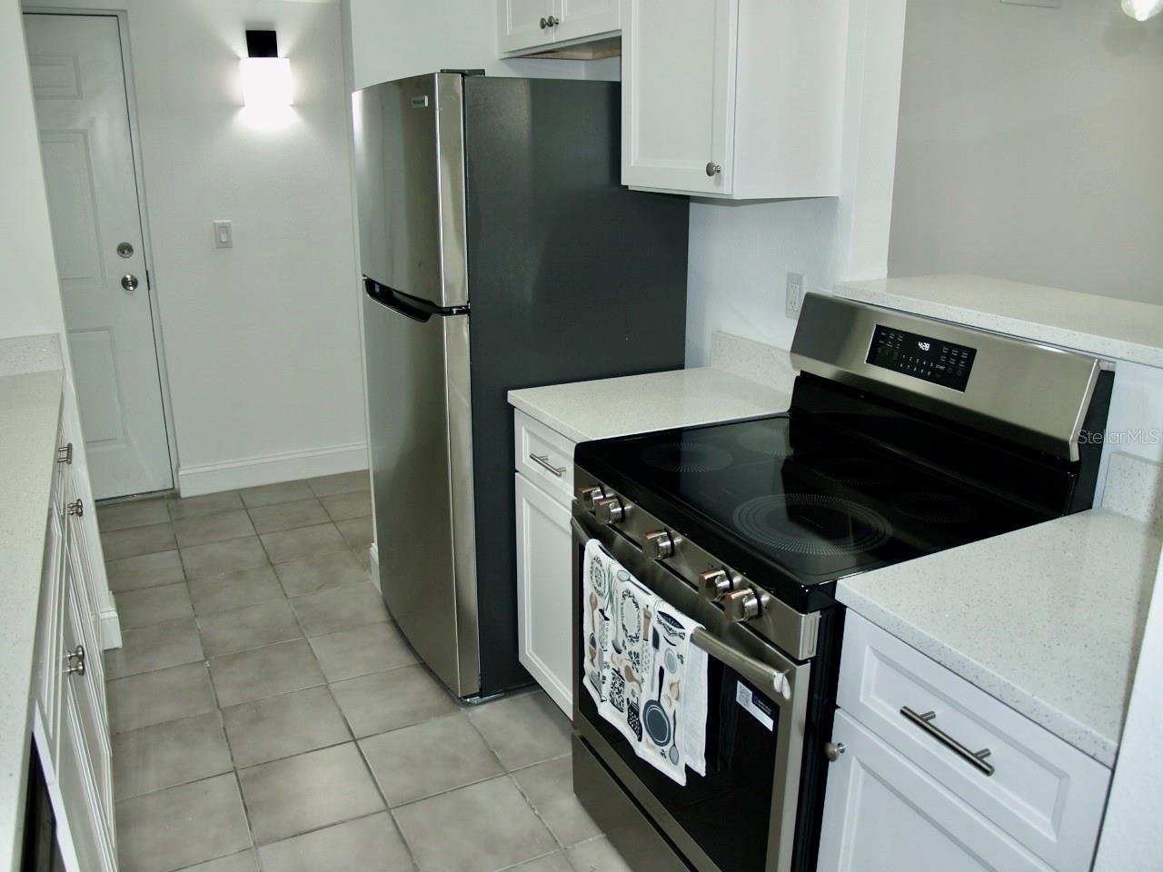 Image 5 of 33 For 11525 8th Way N 509