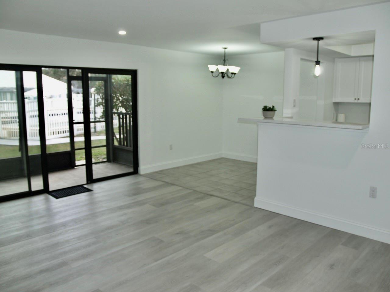 Image 8 of 33 For 11525 8th Way N 509