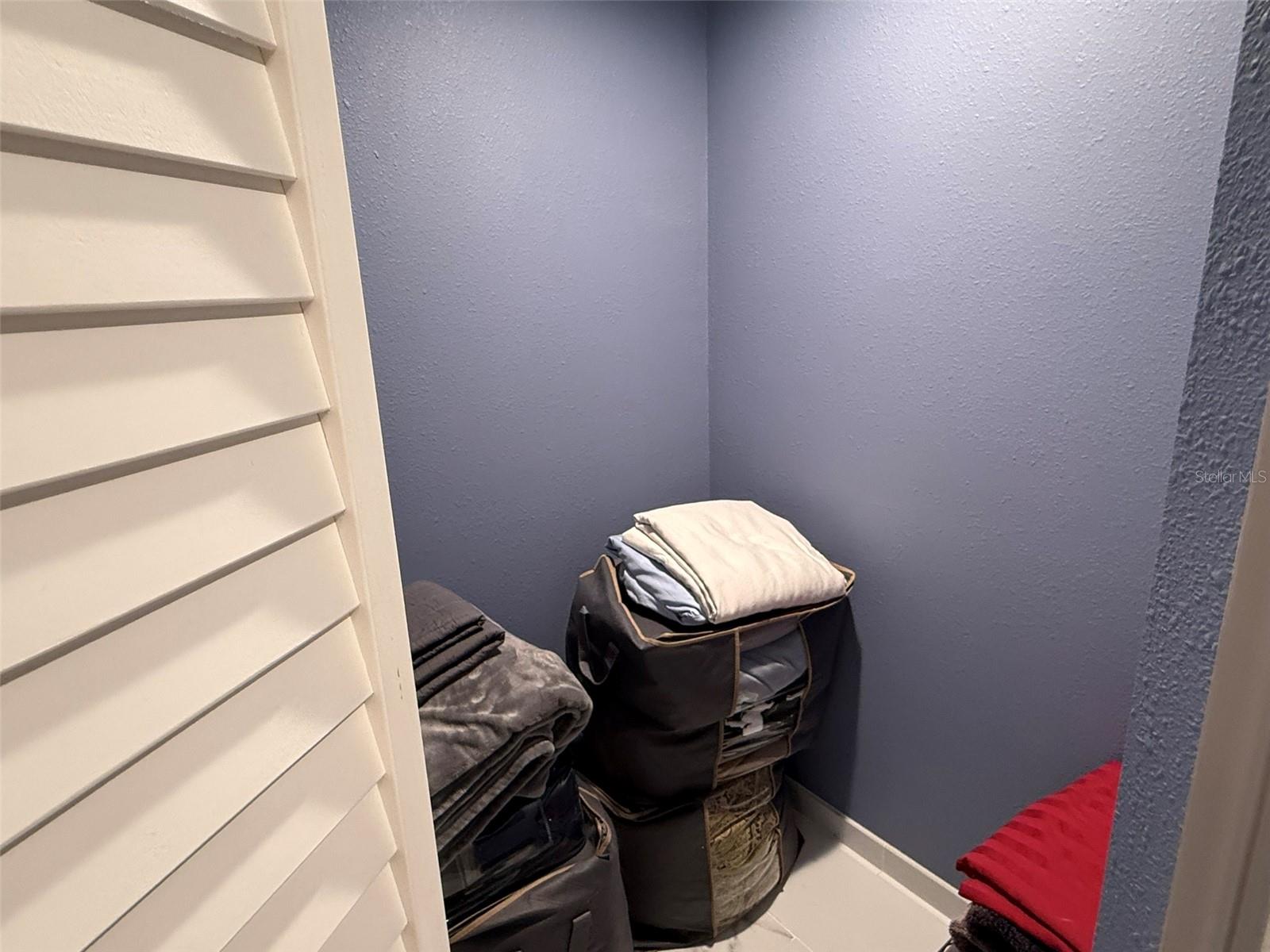 Image 33 of 52 For 6011 Country Walk Lane