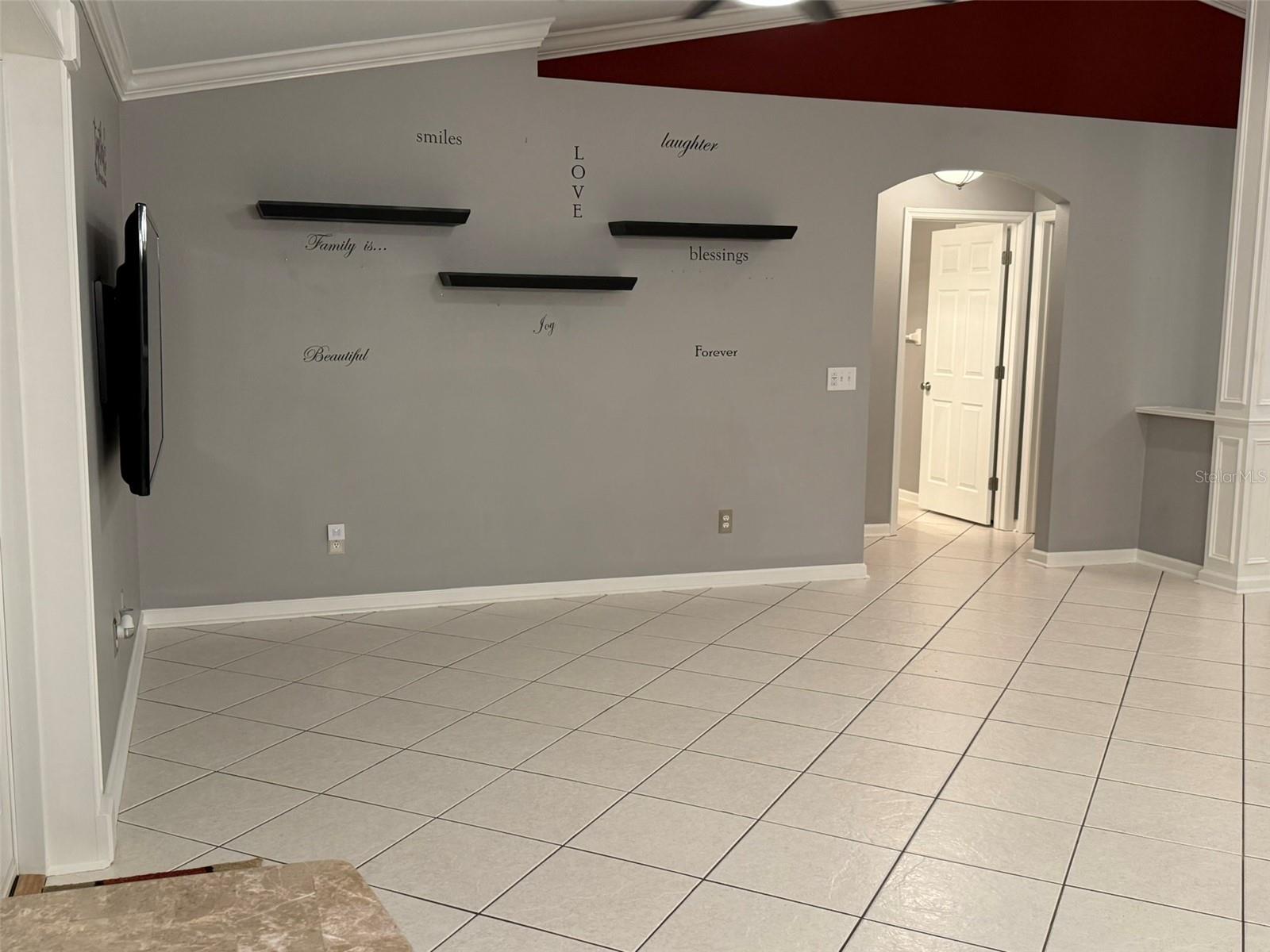 Image 39 of 52 For 6011 Country Walk Lane