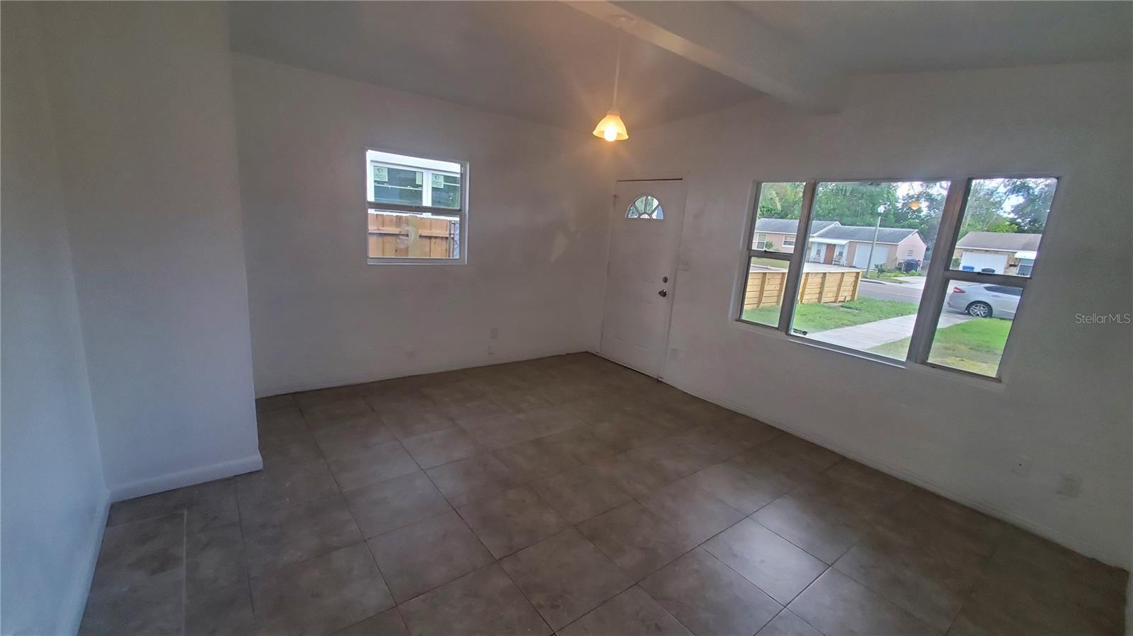 Image 4 of 22 For 2567 15th Avenue S