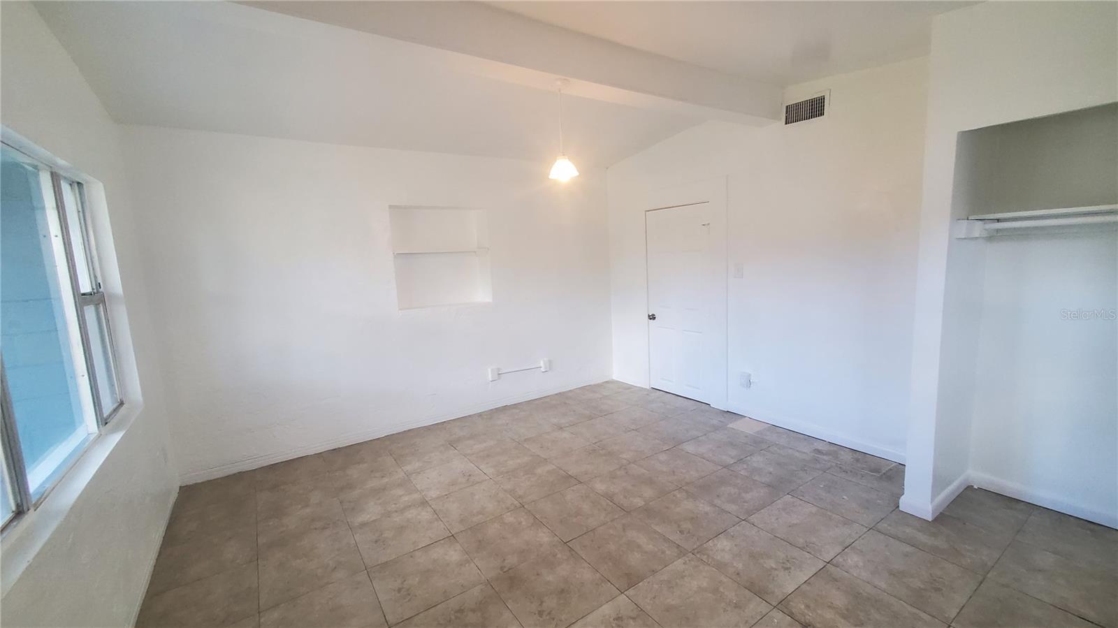 Image 5 of 22 For 2567 15th Avenue S