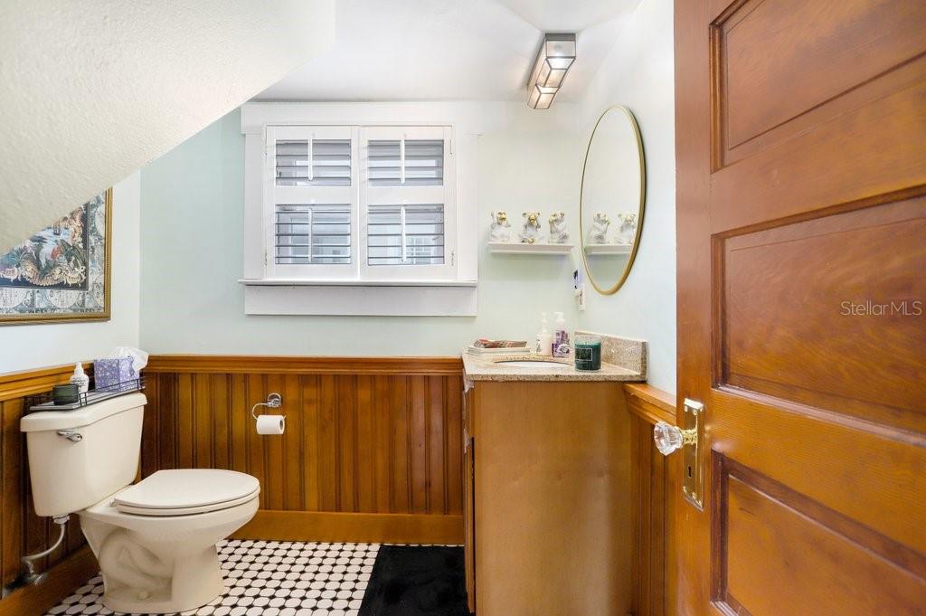 Image 15 of 39 For 1801 Hills Avenue