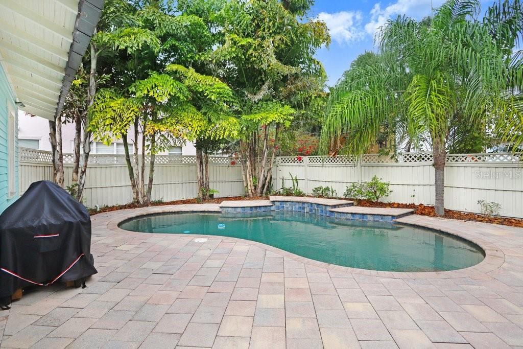 Image 21 of 39 For 1801 Hills Avenue