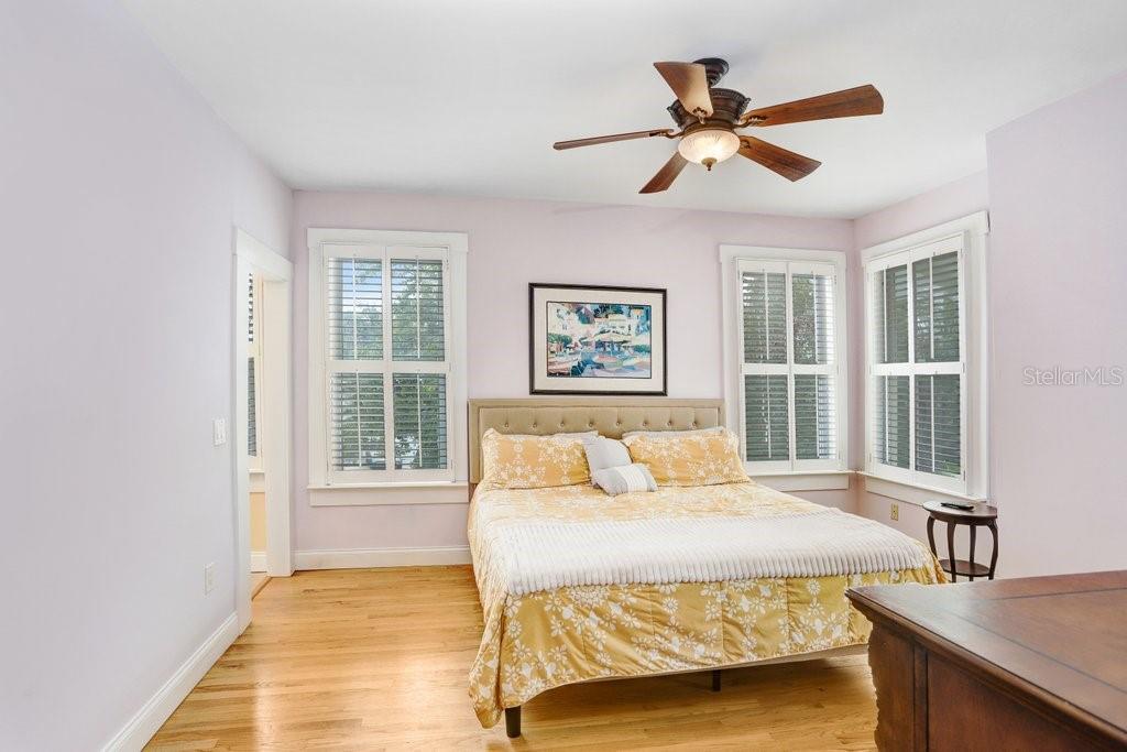 Image 26 of 39 For 1801 Hills Avenue