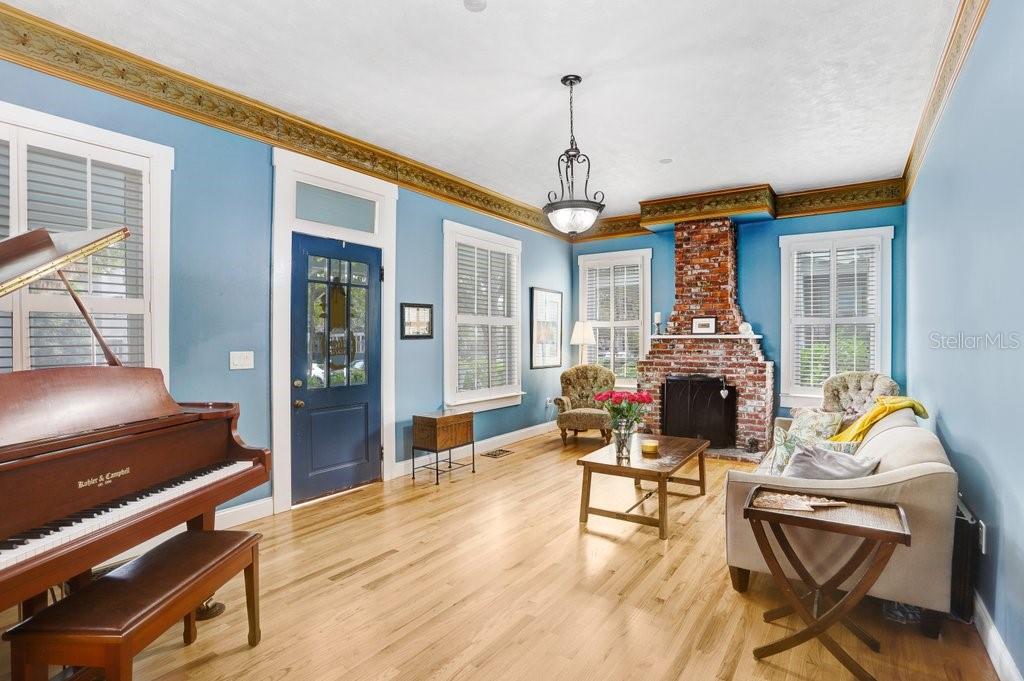 Image 7 of 39 For 1801 Hills Avenue