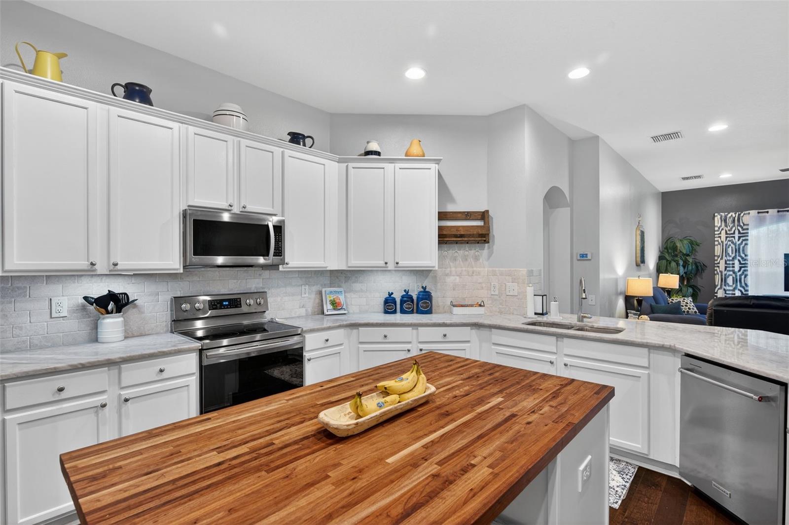 Image 13 of 40 For 20828 Woodvale Lane