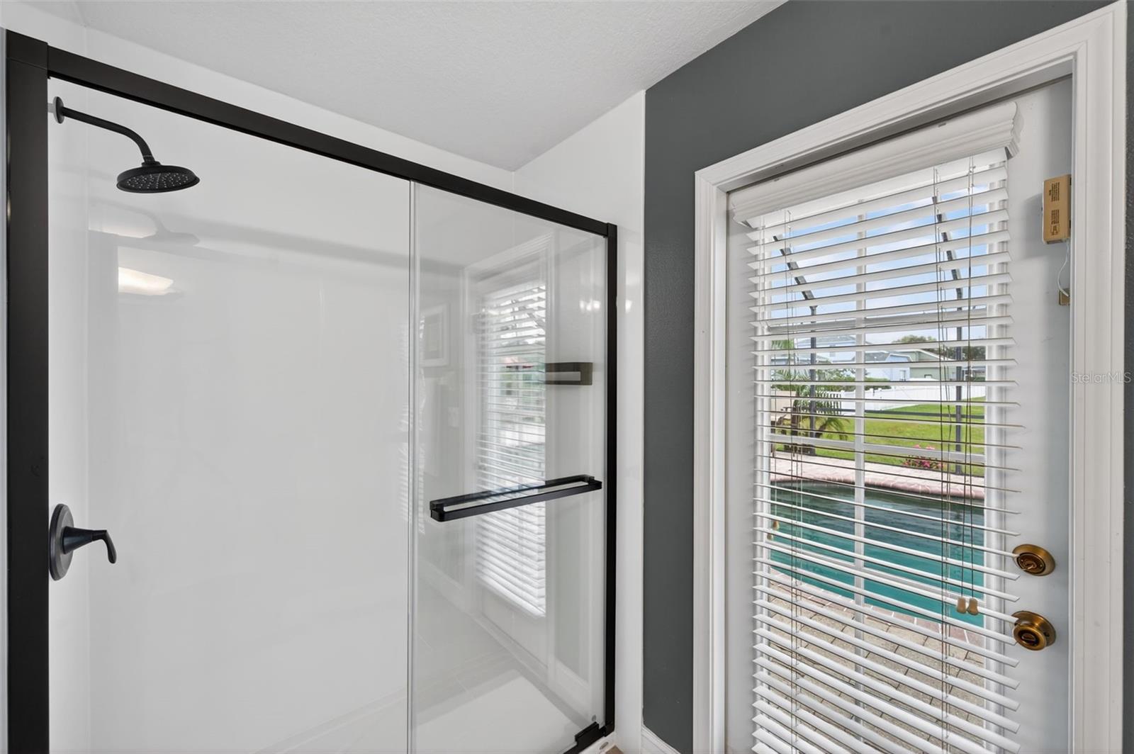 Image 27 of 40 For 20828 Woodvale Lane