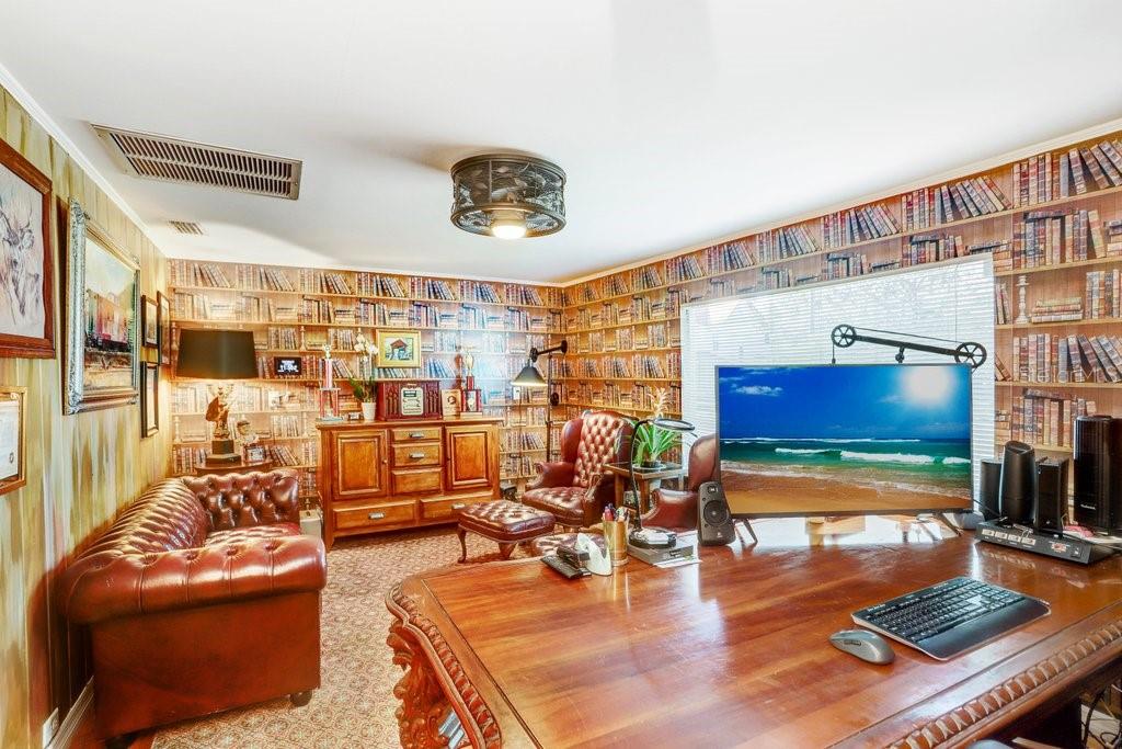 Image 14 of 47 For 8407 Interbay Boulevard