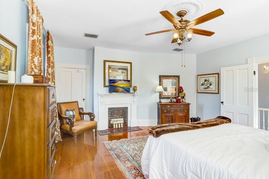 Image 22 of 47 For 8407 Interbay Boulevard