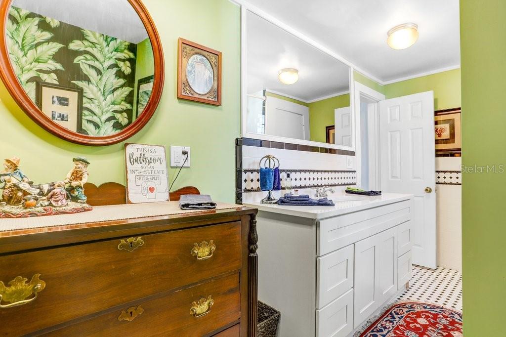 Image 36 of 47 For 8407 Interbay Boulevard