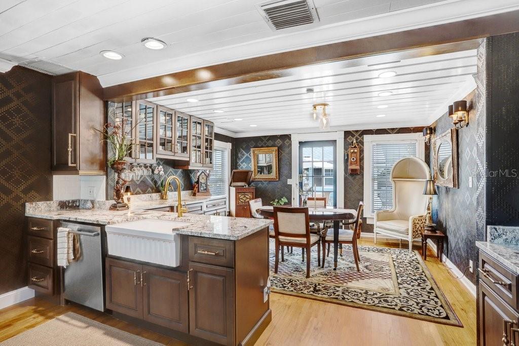 Image 9 of 47 For 8407 Interbay Boulevard