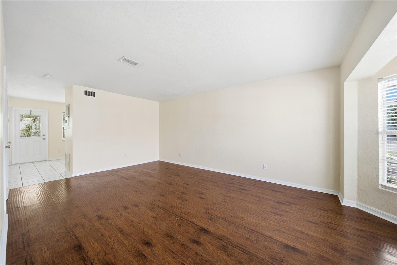 Image 4 of 20 For 13542 Embassy Park Court