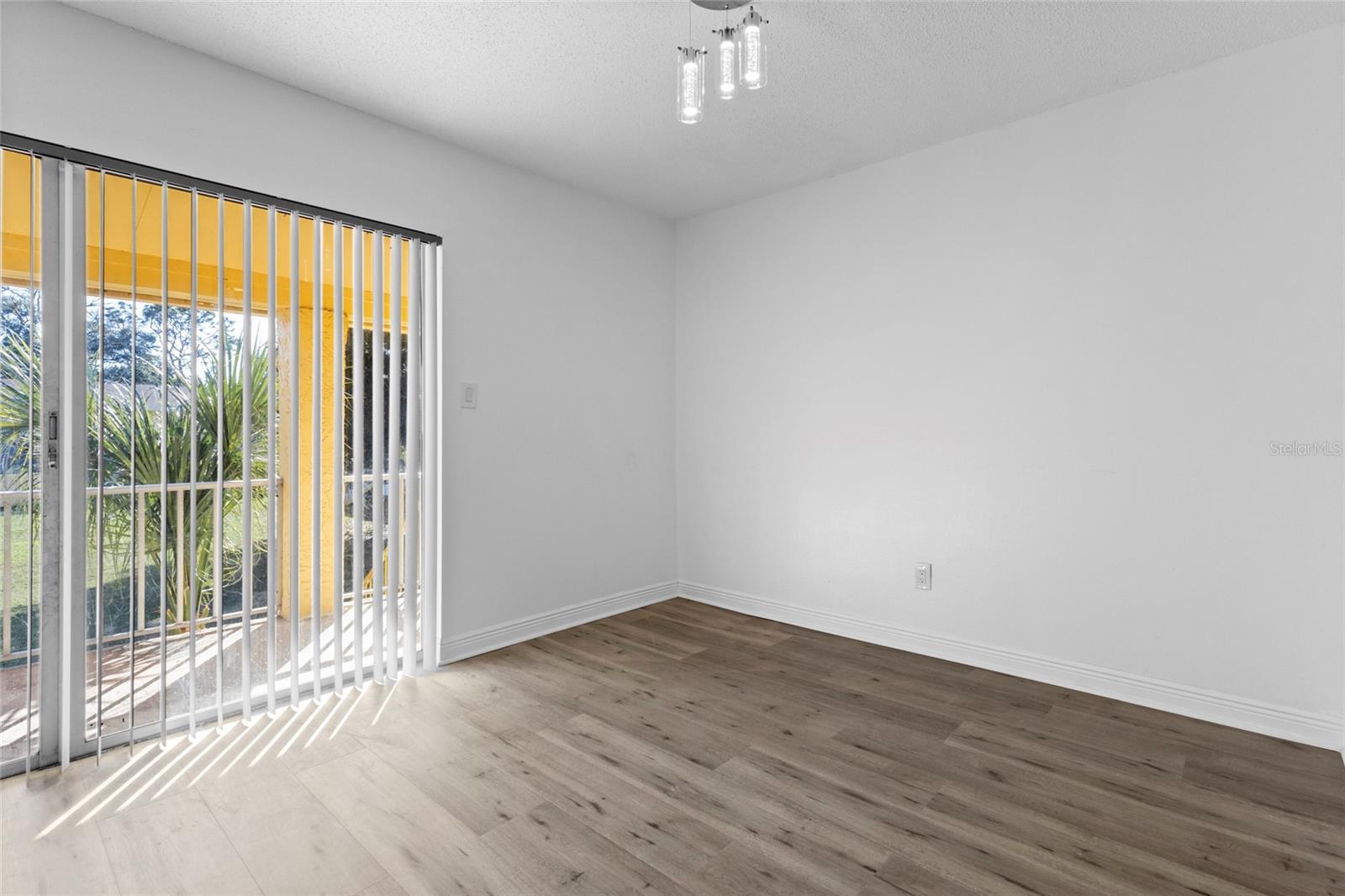 Image 6 of 21 For 7512 Gallineta Court 7512