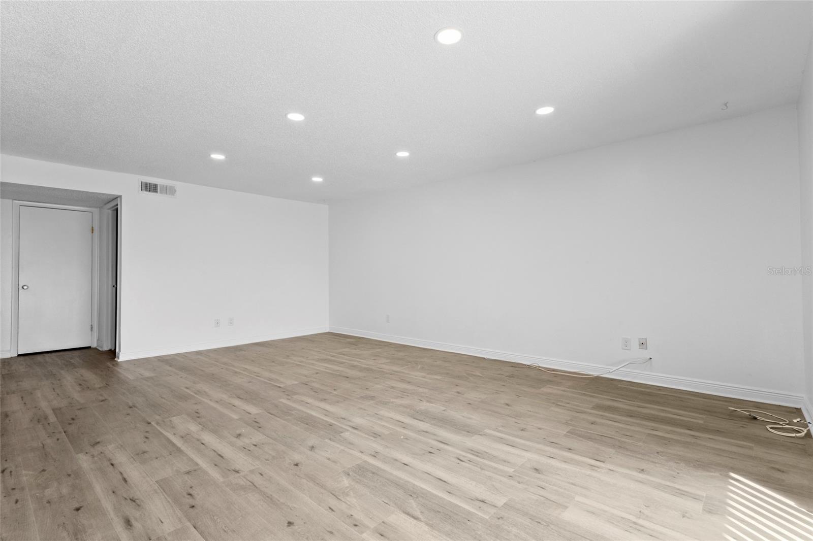 Image 7 of 21 For 7512 Gallineta Court 7512