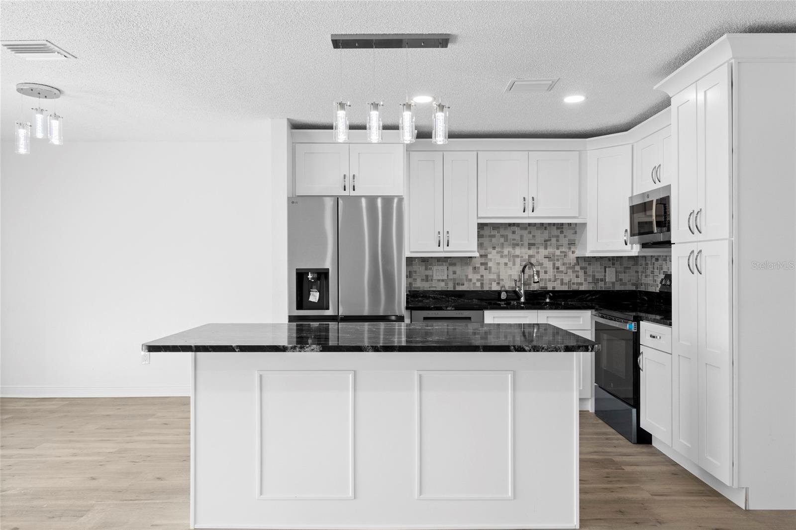 Image 8 of 21 For 7512 Gallineta Court 7512