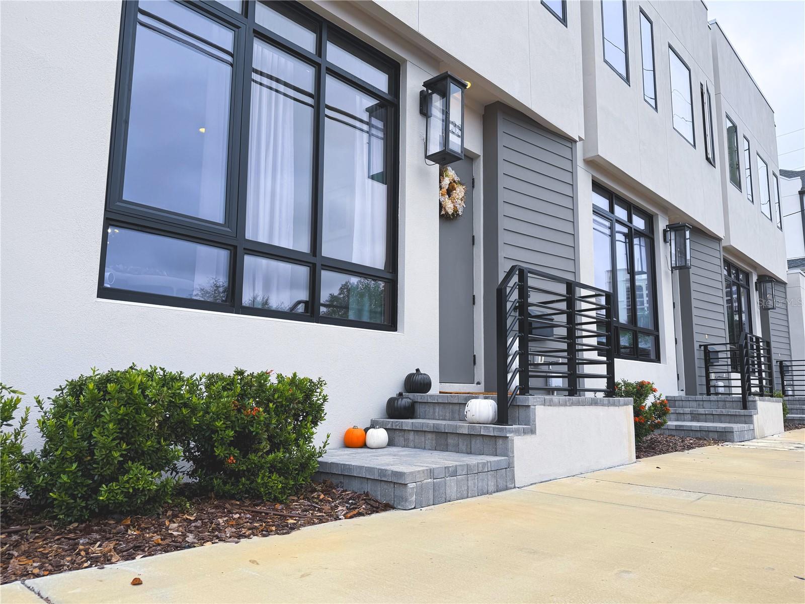 Details for 233 8th Street N, ST PETERSBURG, FL 33701