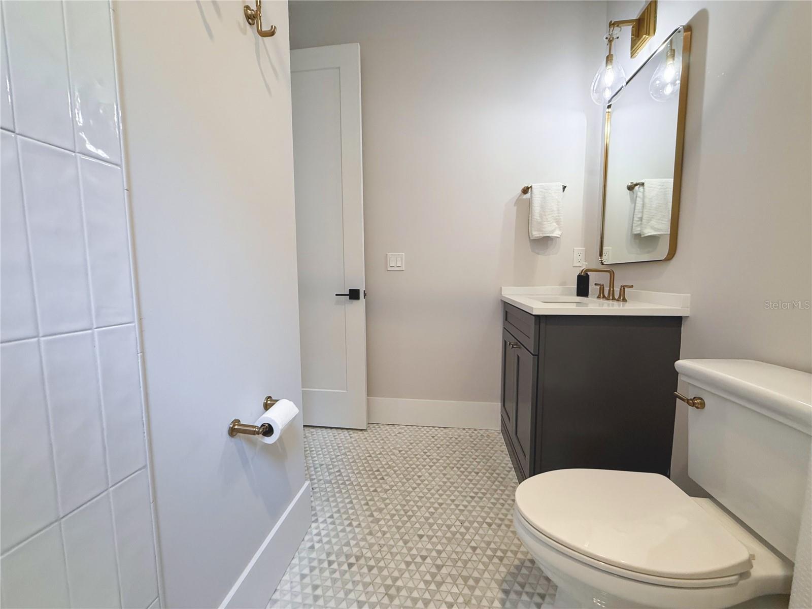 Image 22 of 33 For 233 8th Street N