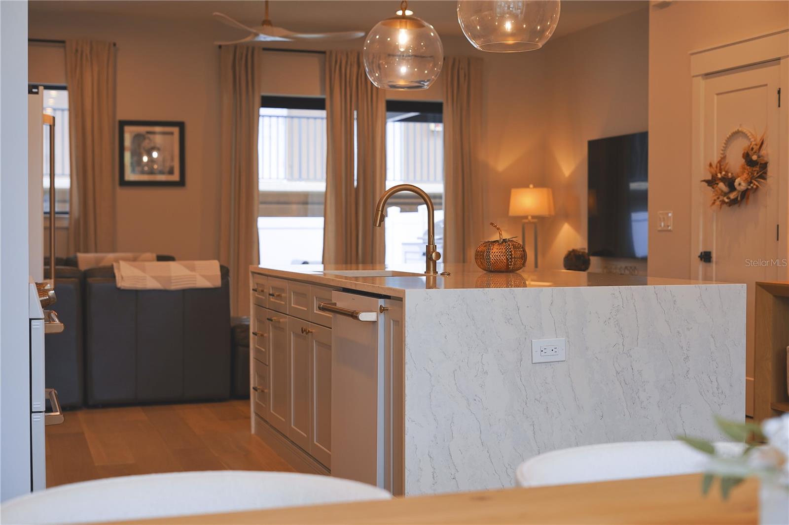 Image 5 of 33 For 233 8th Street N