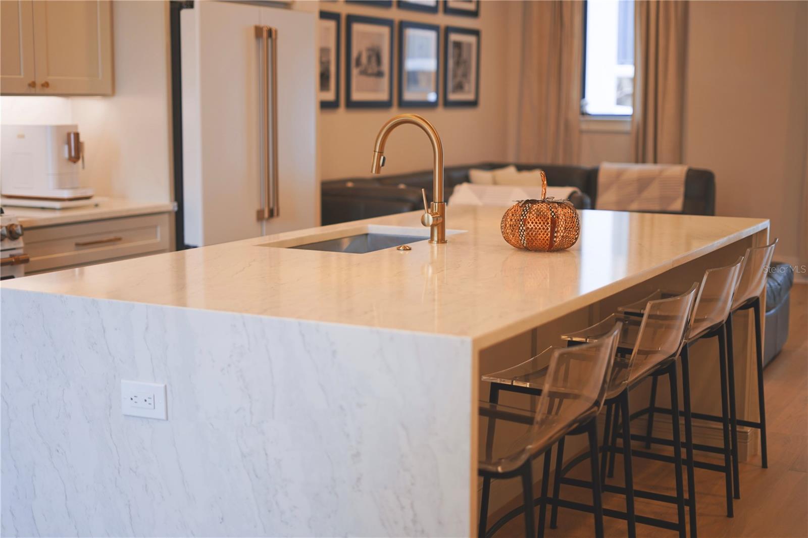 Image 6 of 33 For 233 8th Street N