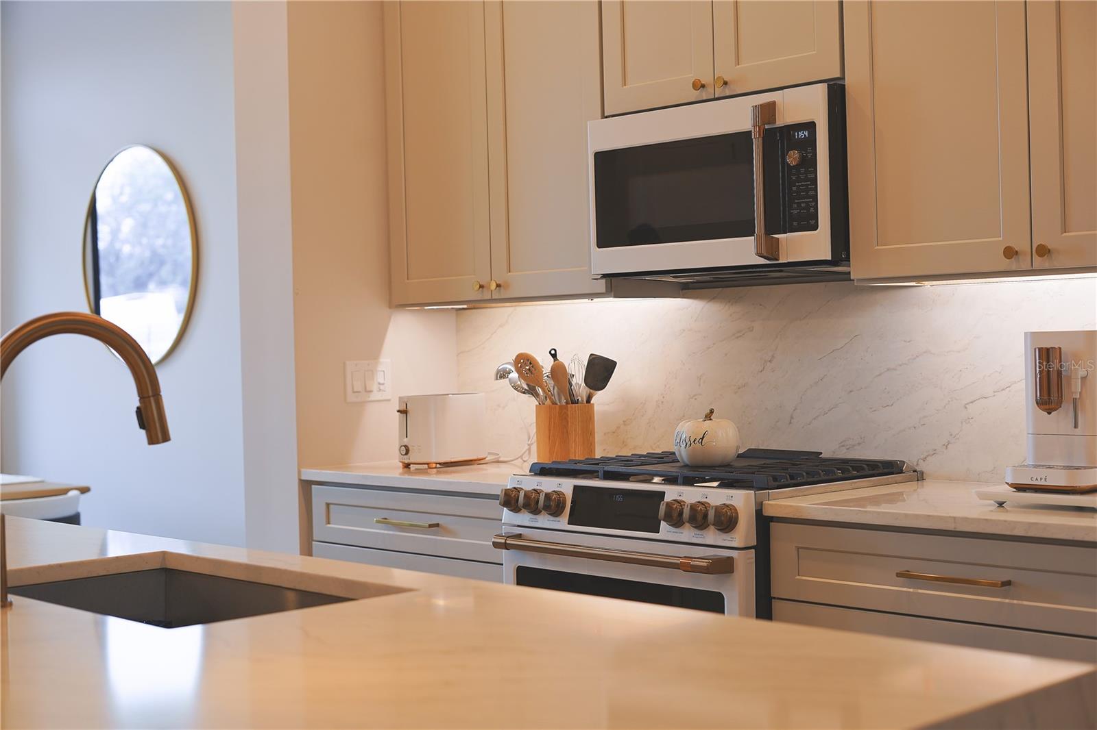 Image 7 of 33 For 233 8th Street N