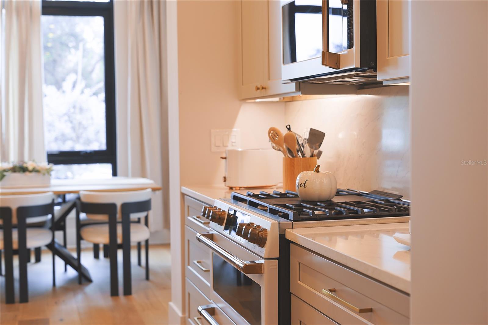 Image 8 of 33 For 233 8th Street N