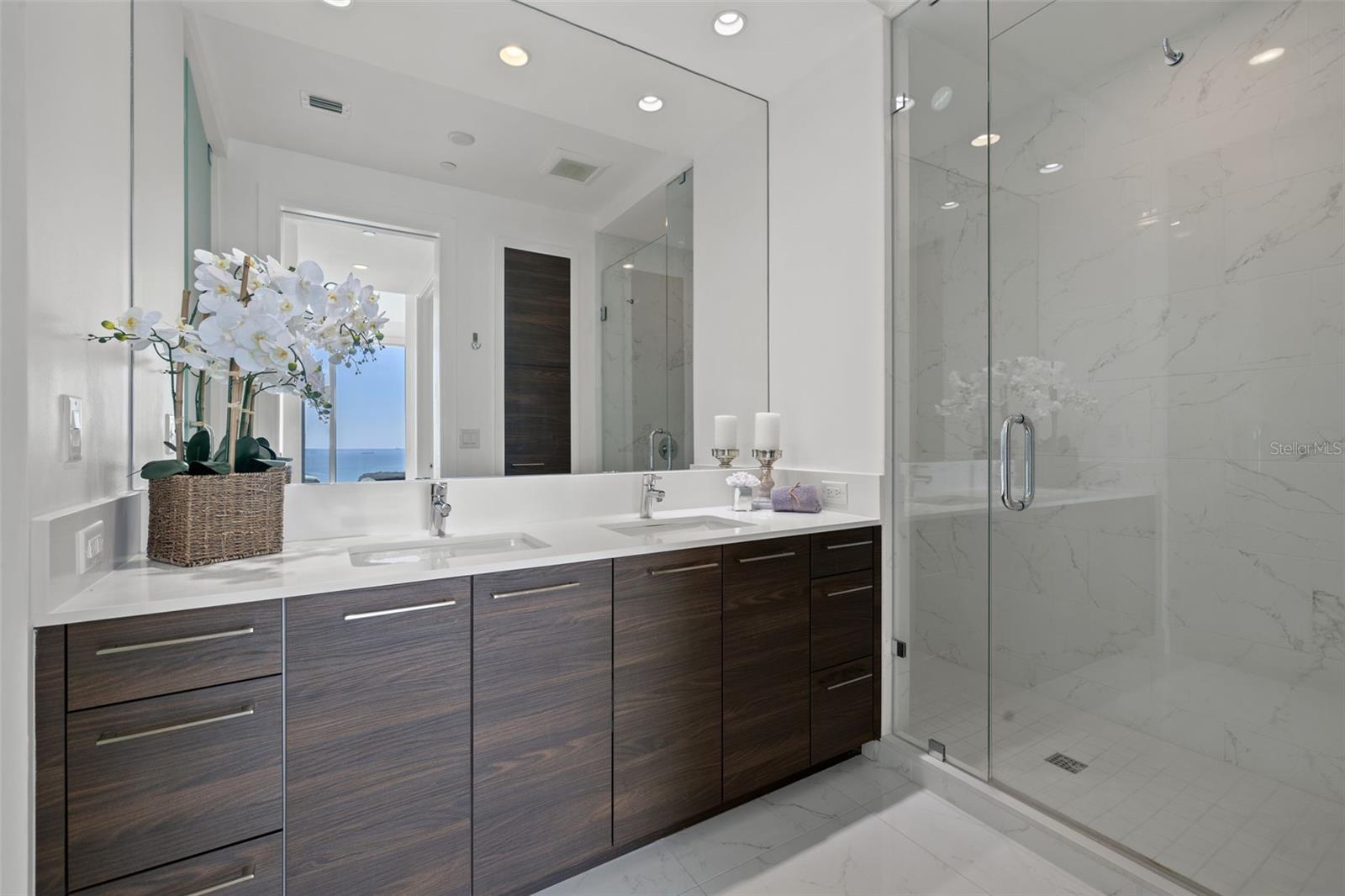 Image 23 of 55 For 100 1st Avenue N 3902