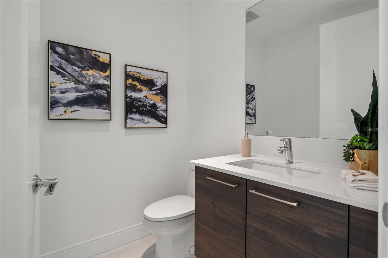 Image 29 of 55 For 100 1st Avenue N 3902