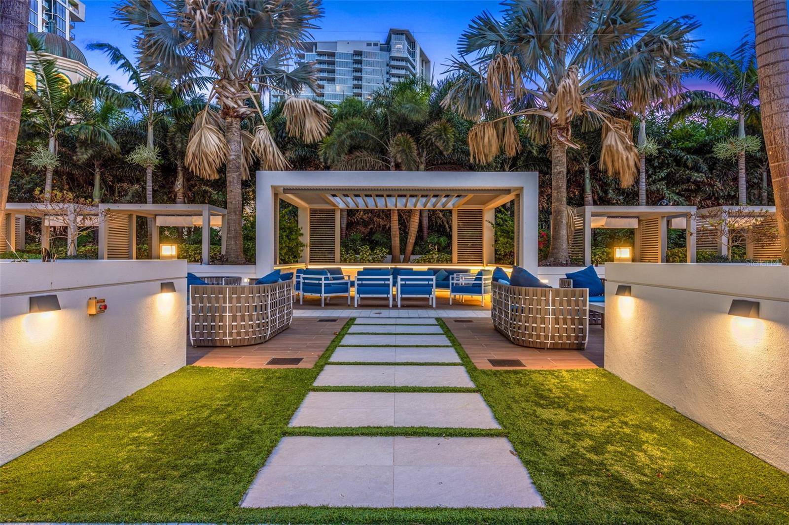 Image 46 of 55 For 100 1st Avenue N 3902