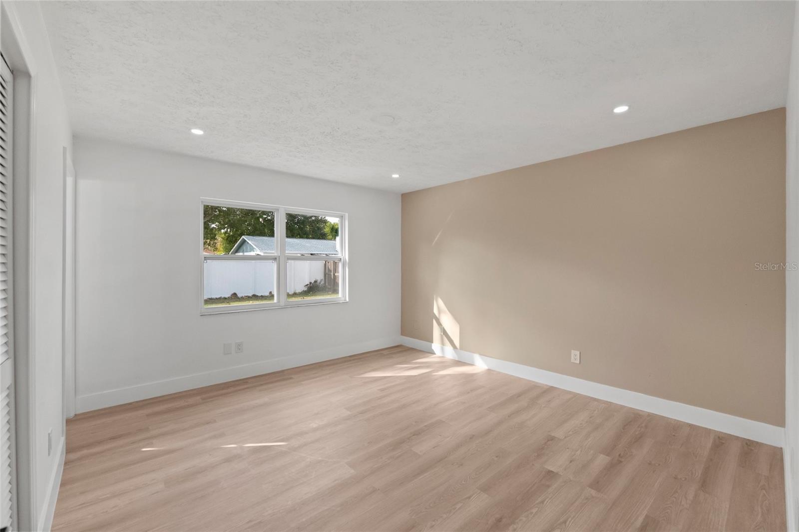 Image 16 of 39 For 3206 Las Brisas Drive