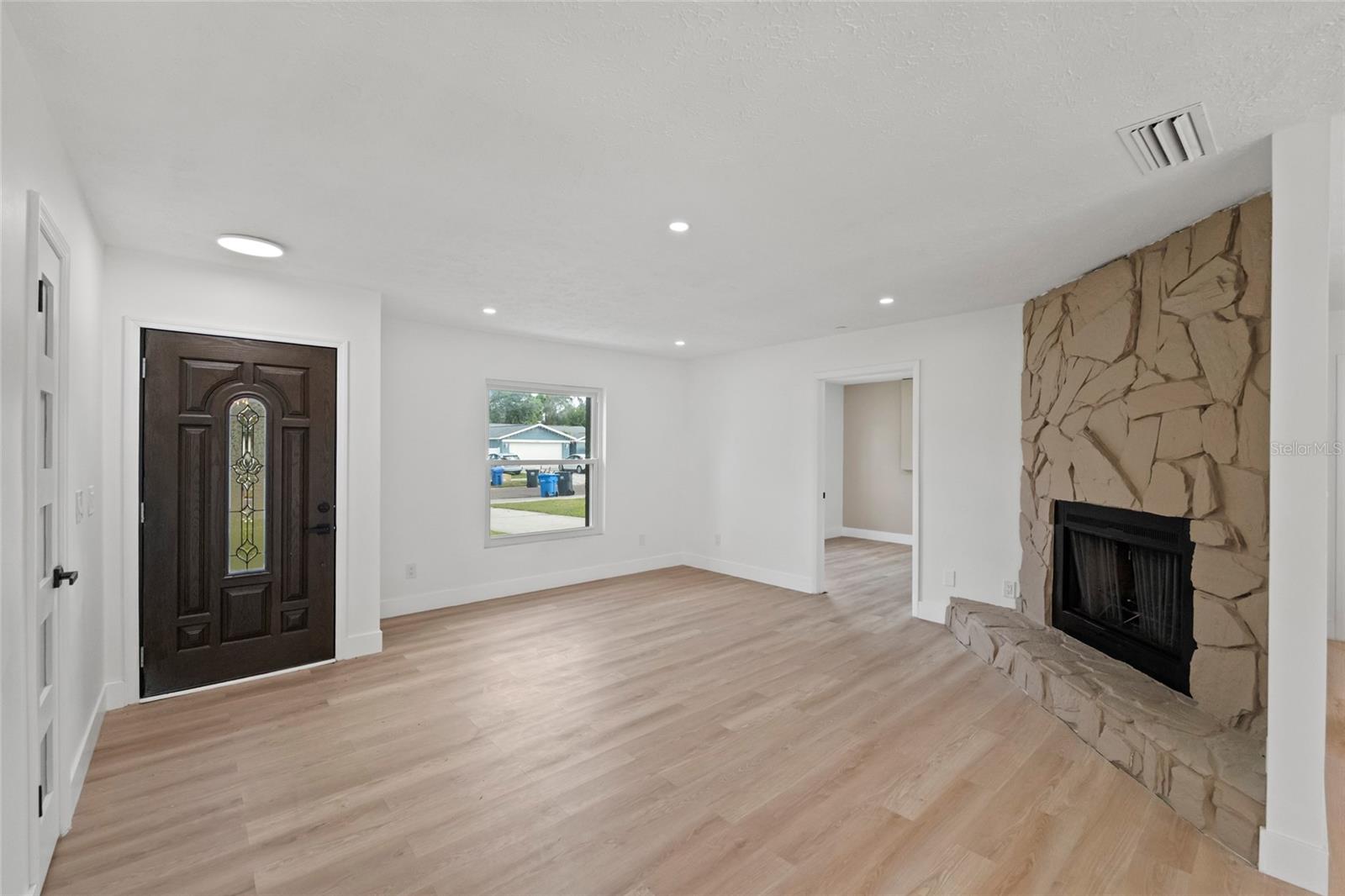 Image 4 of 39 For 3206 Las Brisas Drive