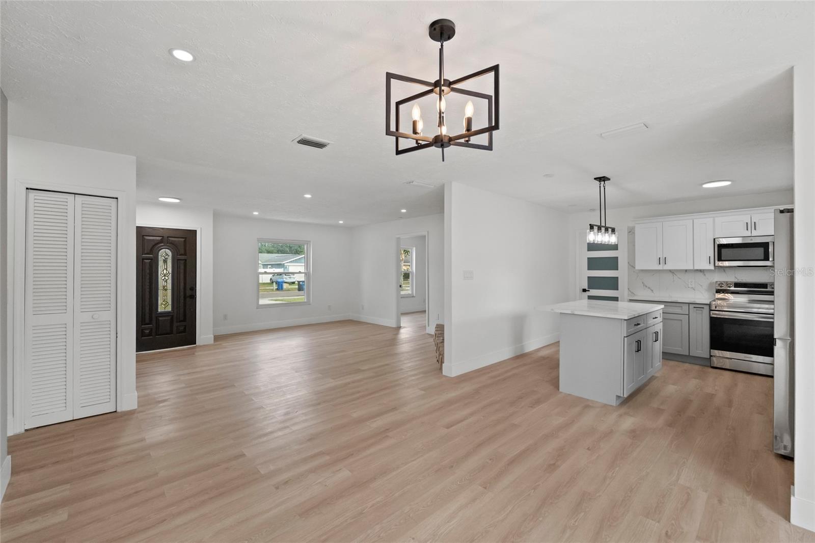 Image 5 of 39 For 3206 Las Brisas Drive