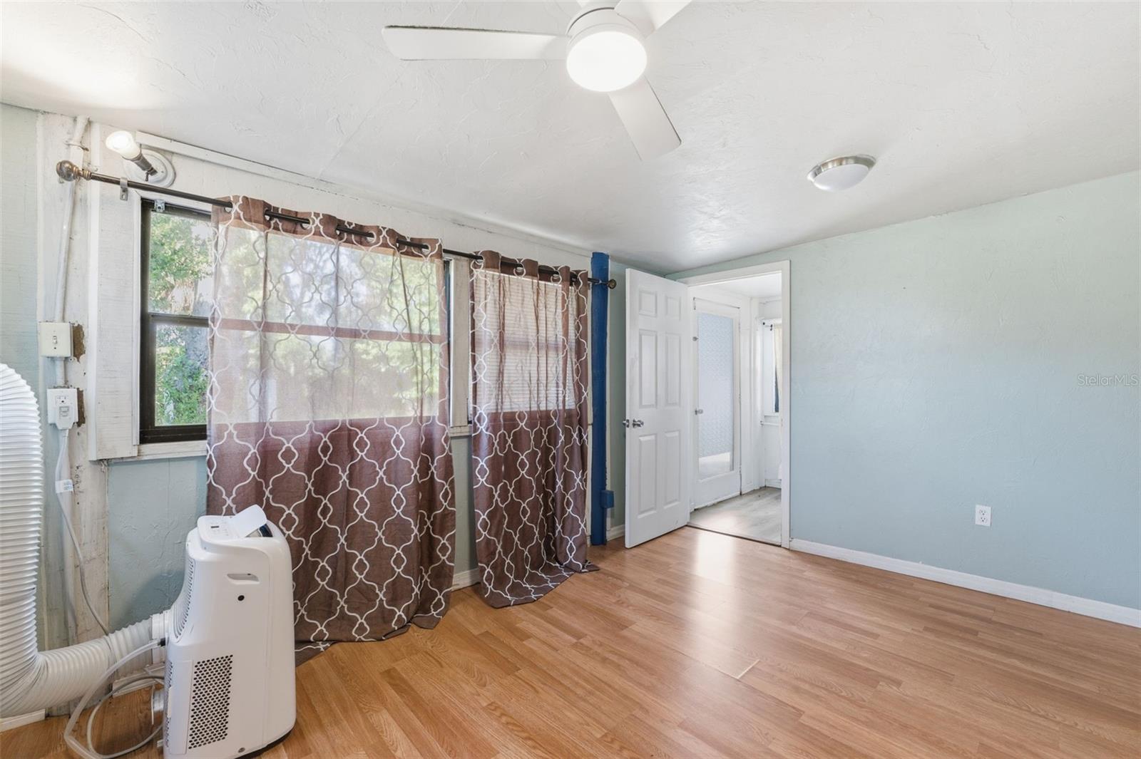 Image 25 of 35 For 1212 8th Street W