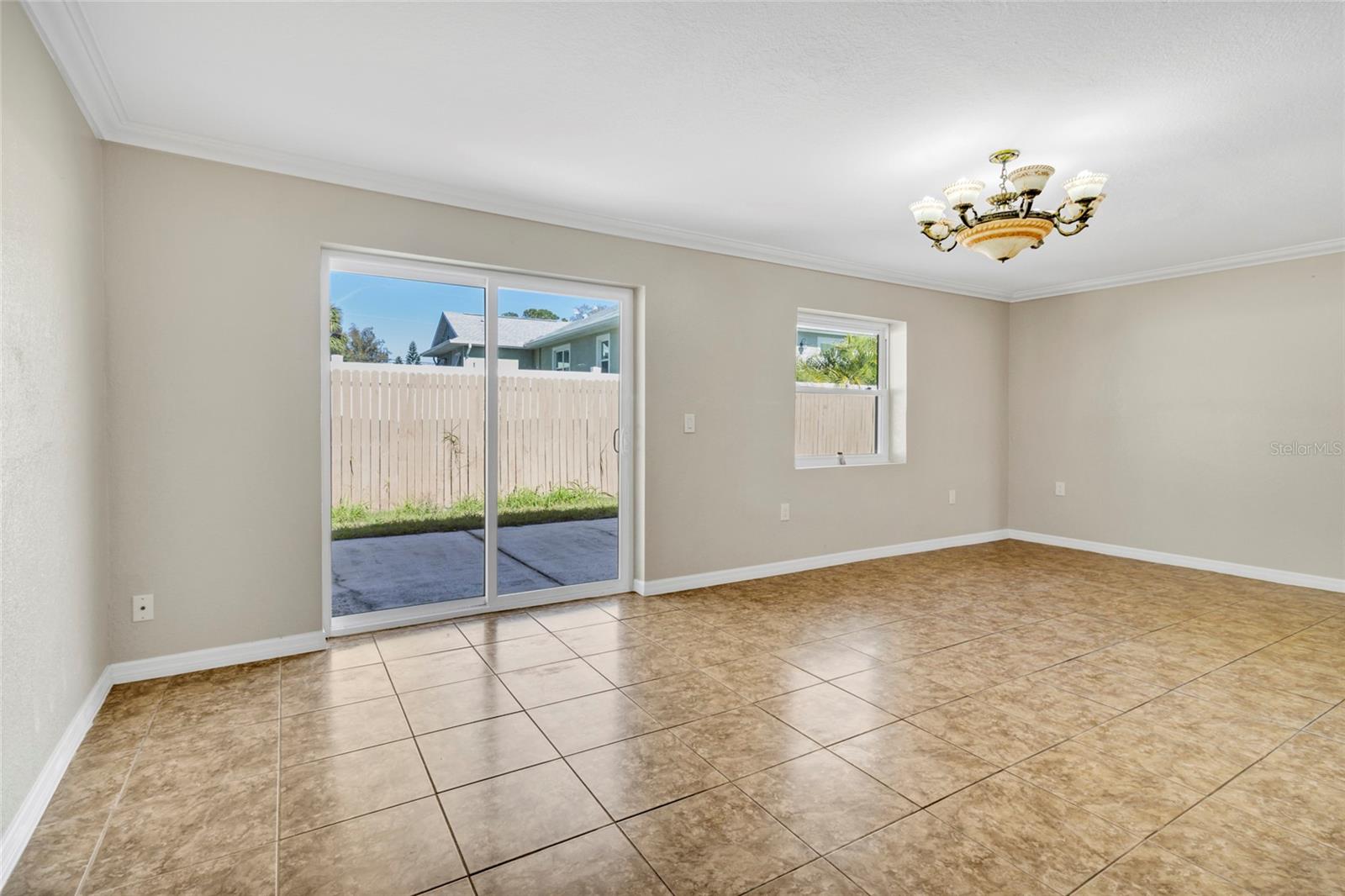 Image 10 of 41 For 915 Seminole Boulevard